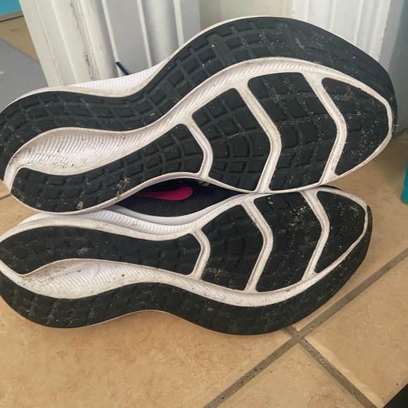 Nike Sneakers - Picture 3 of 4